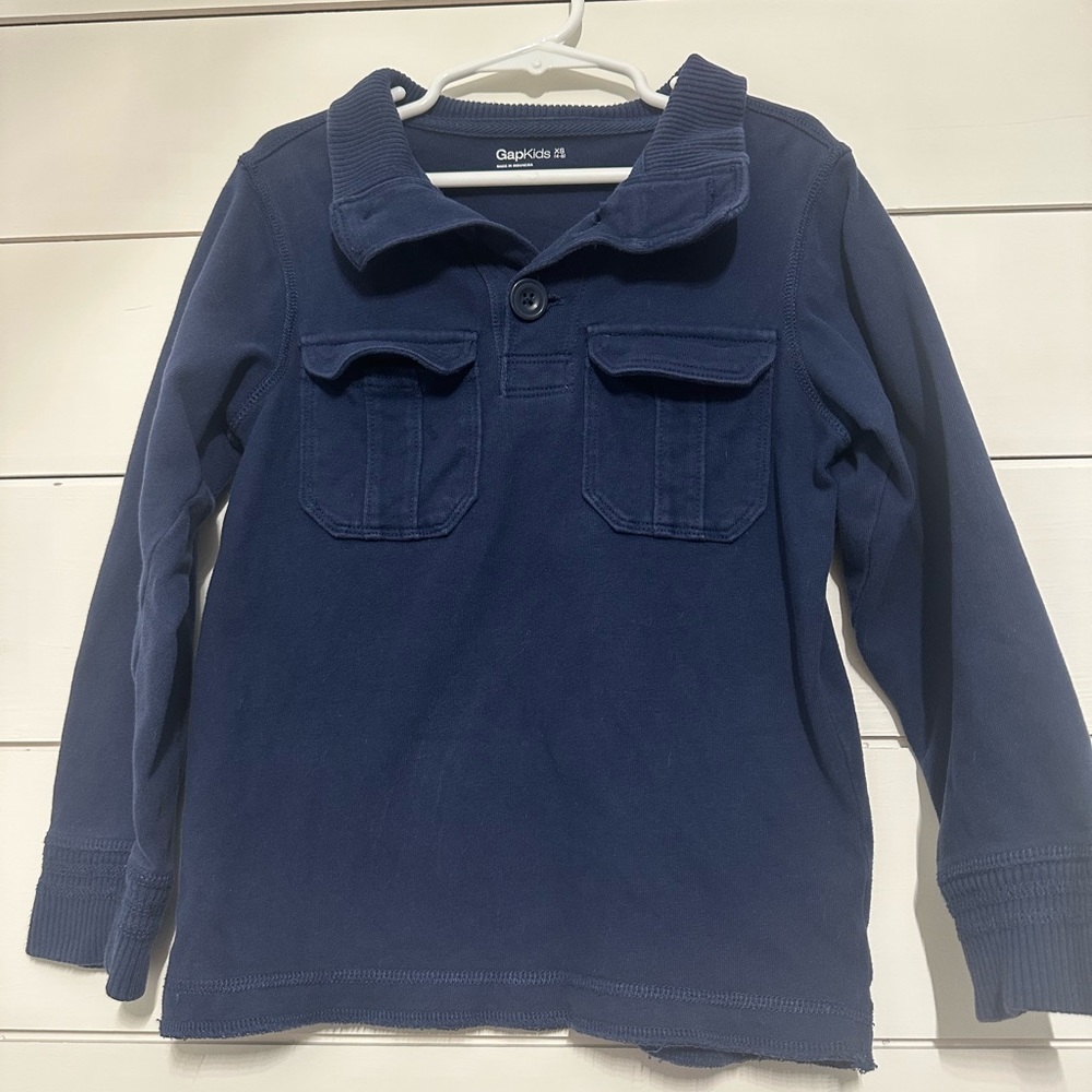 GAP boys sweatshirt/sweater, size 4-5